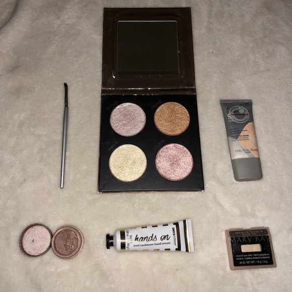 💄💋Random Makeup Set💋💄 - Picture 2 of 7